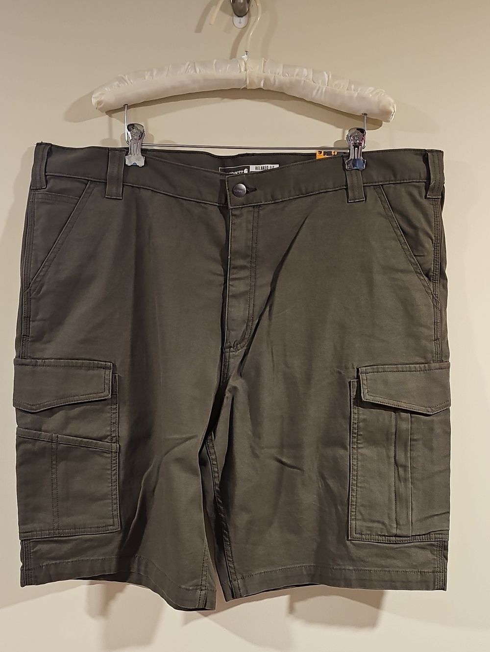 Carhartt Men's Olive Cargo Shorts. Big & Tall. Size 42. 11" Inseam. Nwt.